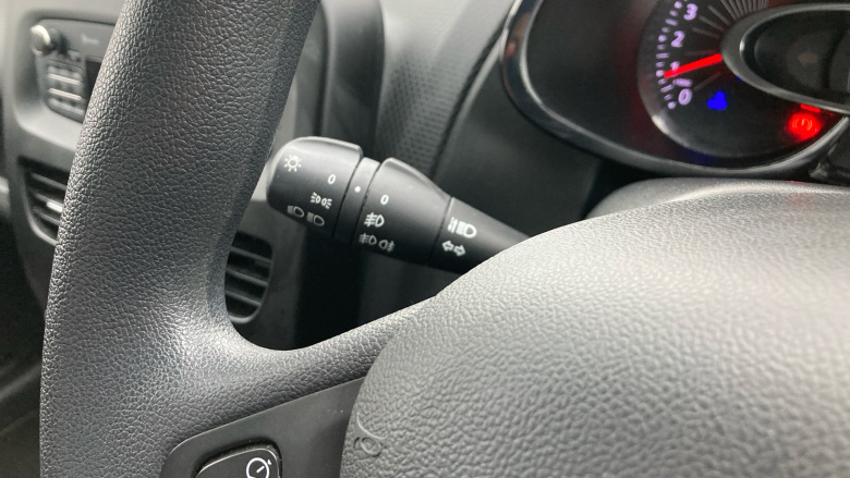 Renault Clio 0.9 TCE 90 Play 5dr Petrol Hatchback